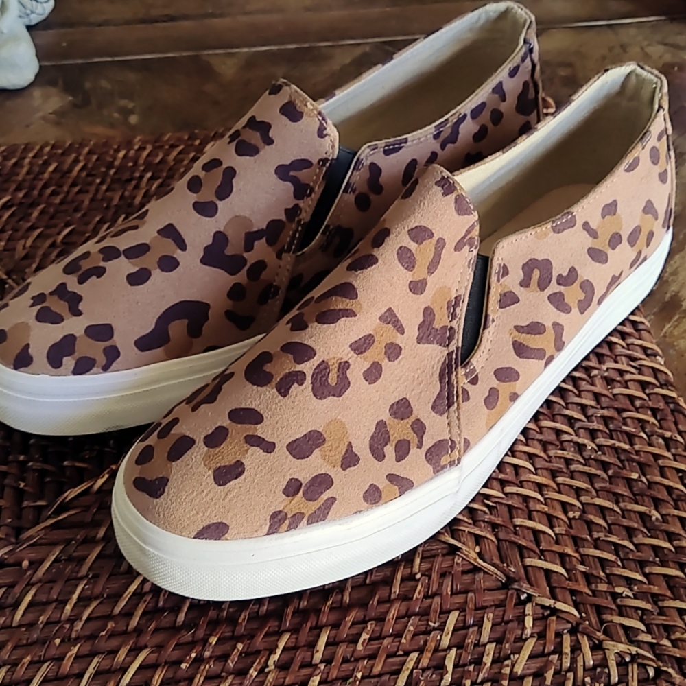 BRAND NEW Restricted Vanity Leopard Slip On Sneaker 360